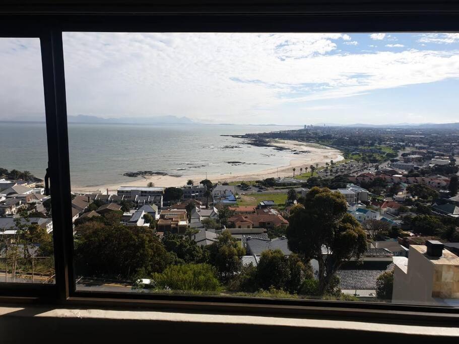 Holiday home 22 On Drommedaris Cape Town