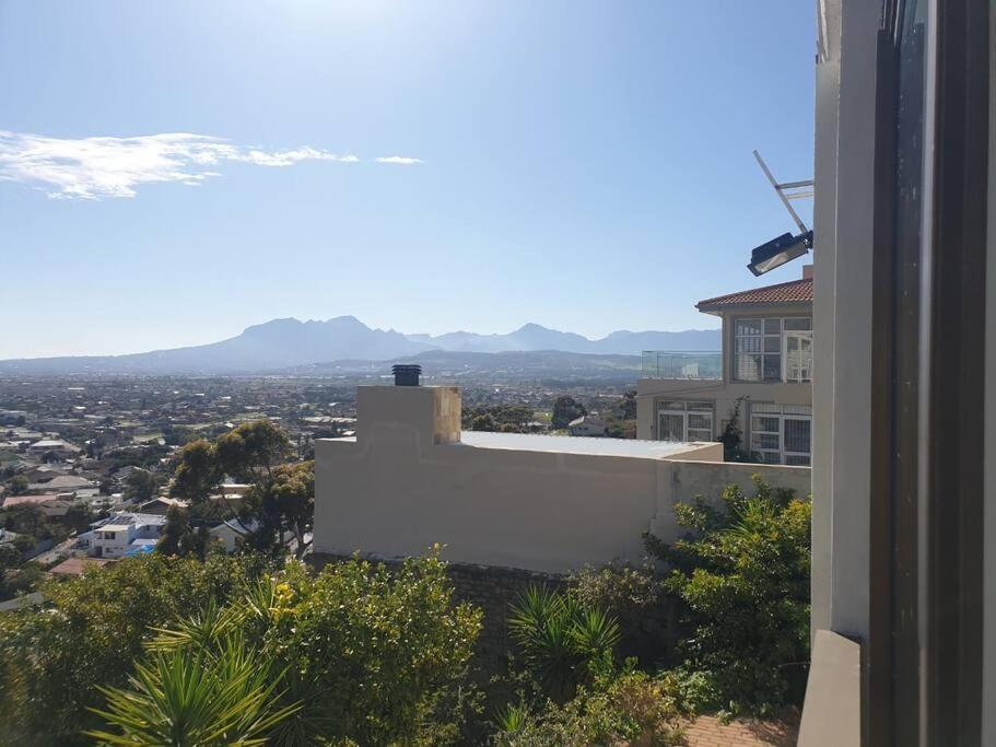 22 On Drommedaris Cape Town