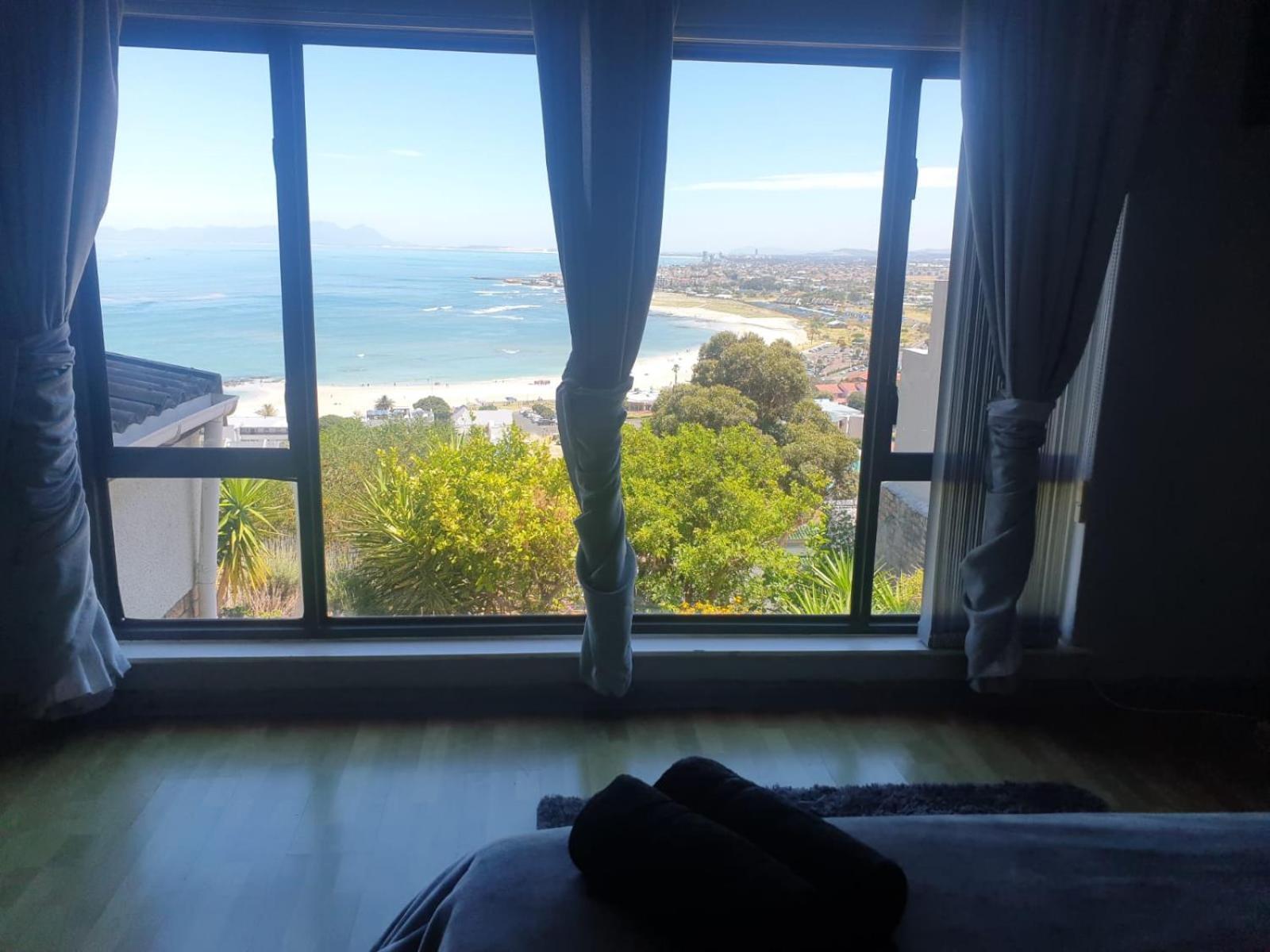 22 On Drommedaris * Cape Town